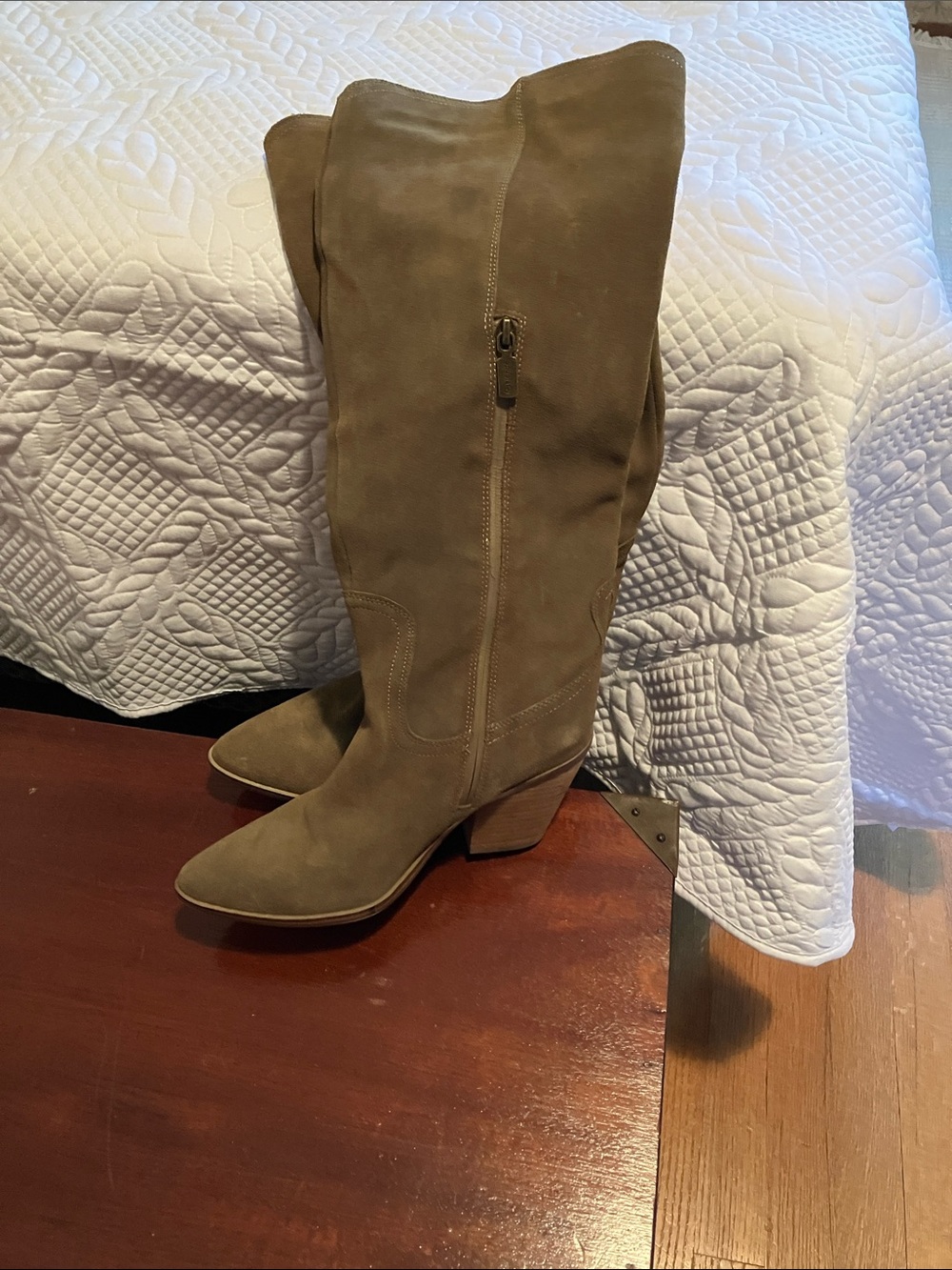 Brand New/Never worn Blondo Taupe waterproof  Suede Knee-High boots- 7.5